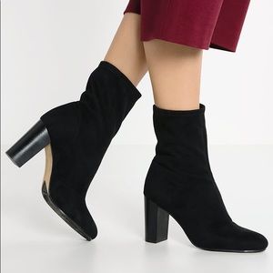 Vince Camuto Sendra Black Suede Booties